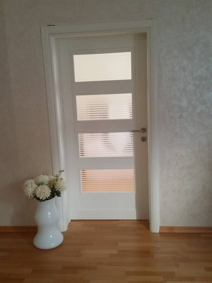 Zhejiang Optima Door Industry Co., Ltd – silla de madera 1