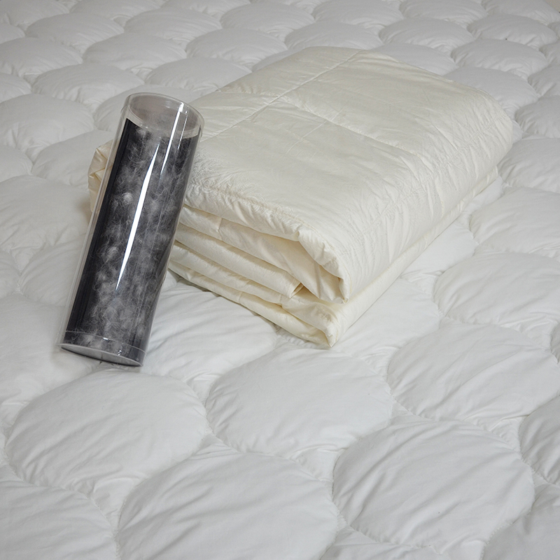 super warm and soft down-like duvet quilt