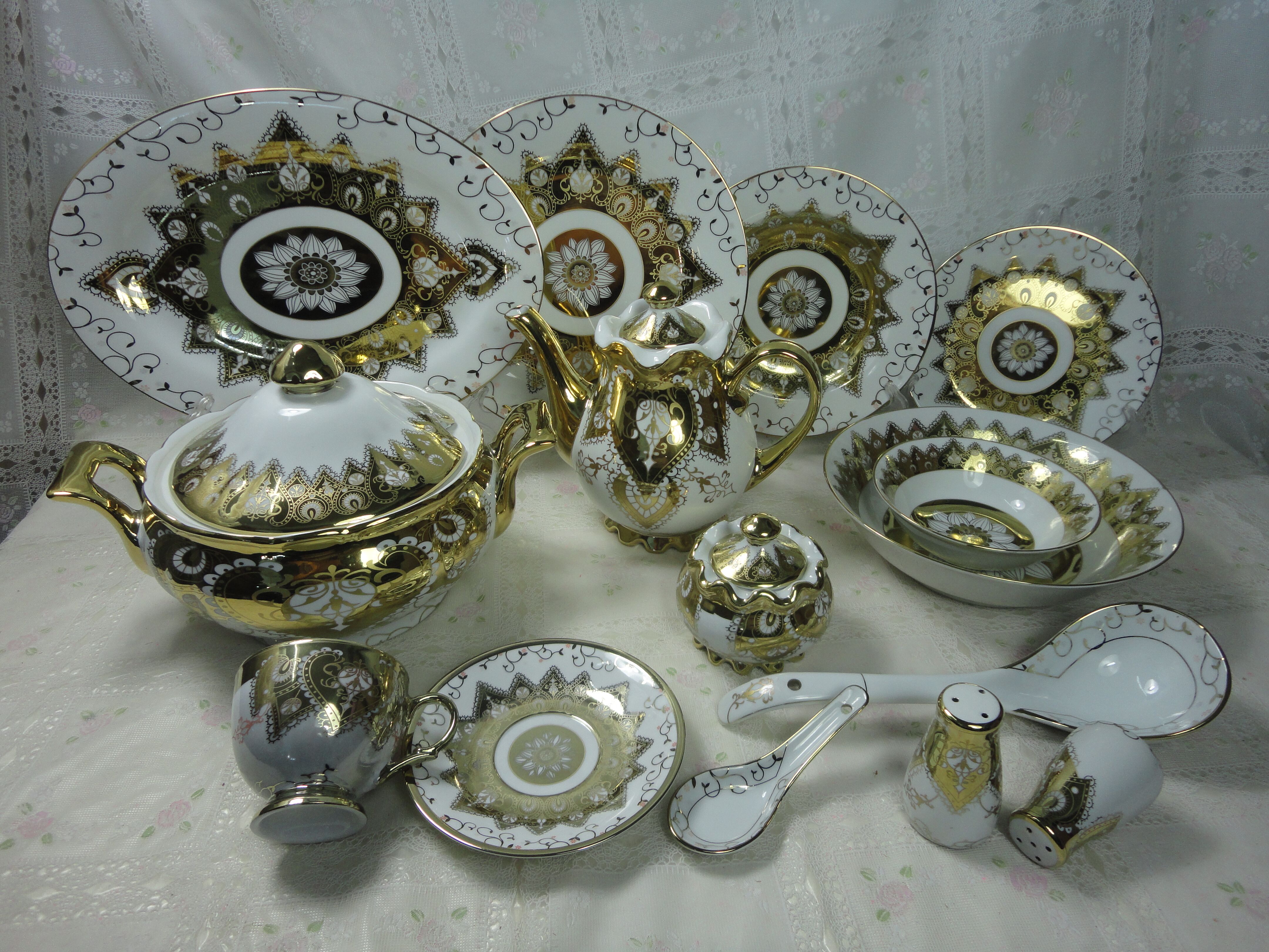 Porcelain Dinner Set