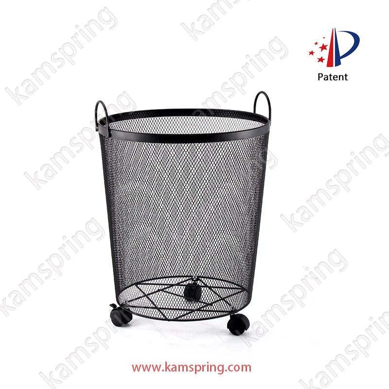 Laundry basket with wheels