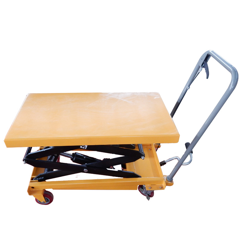 Pedal type hydraulic platform car