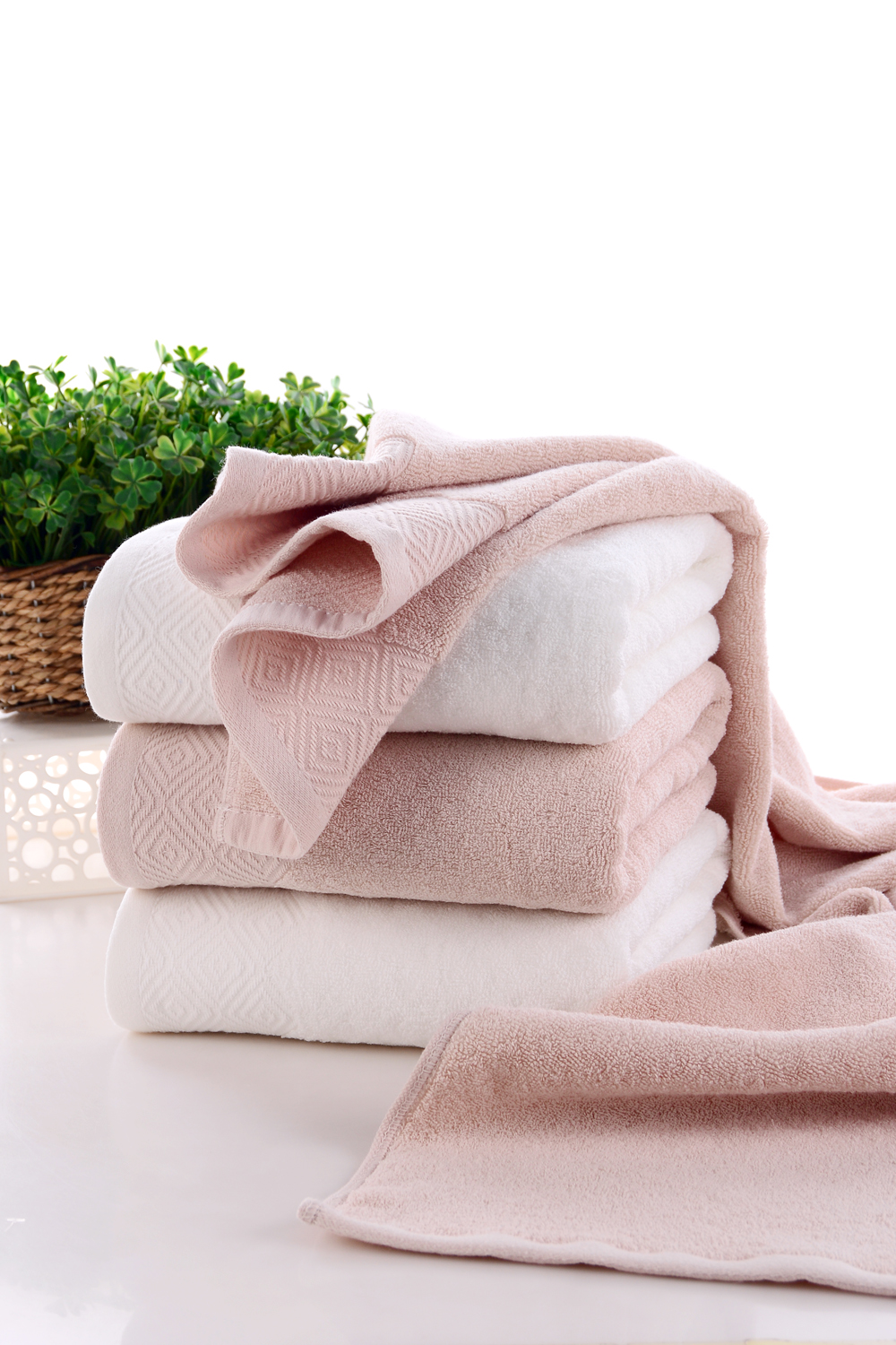 100% cotton solid jacquard towel with border
