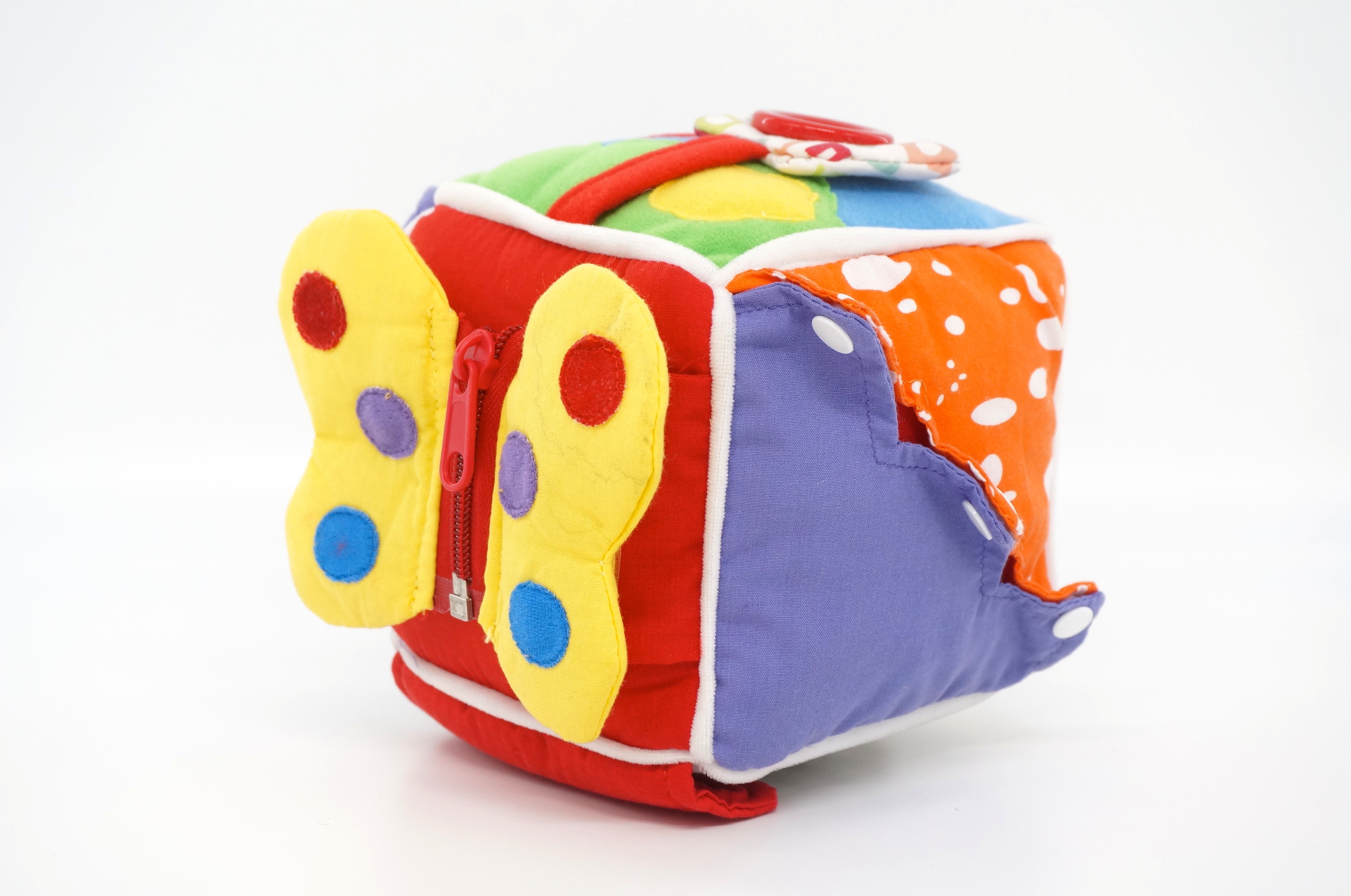 activity cube with rattle