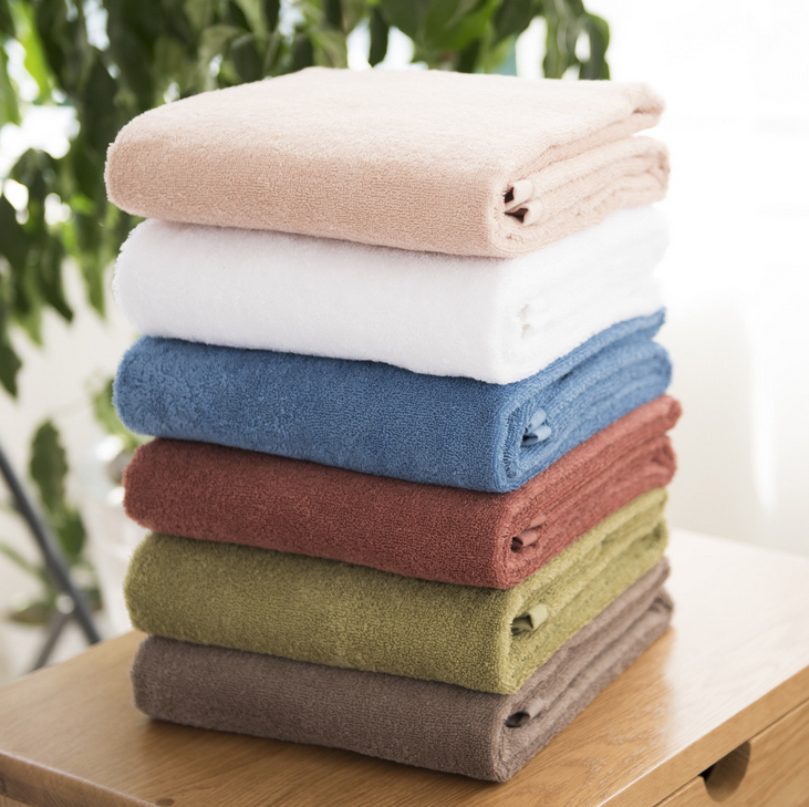 Cotton bath towel with plain solid color