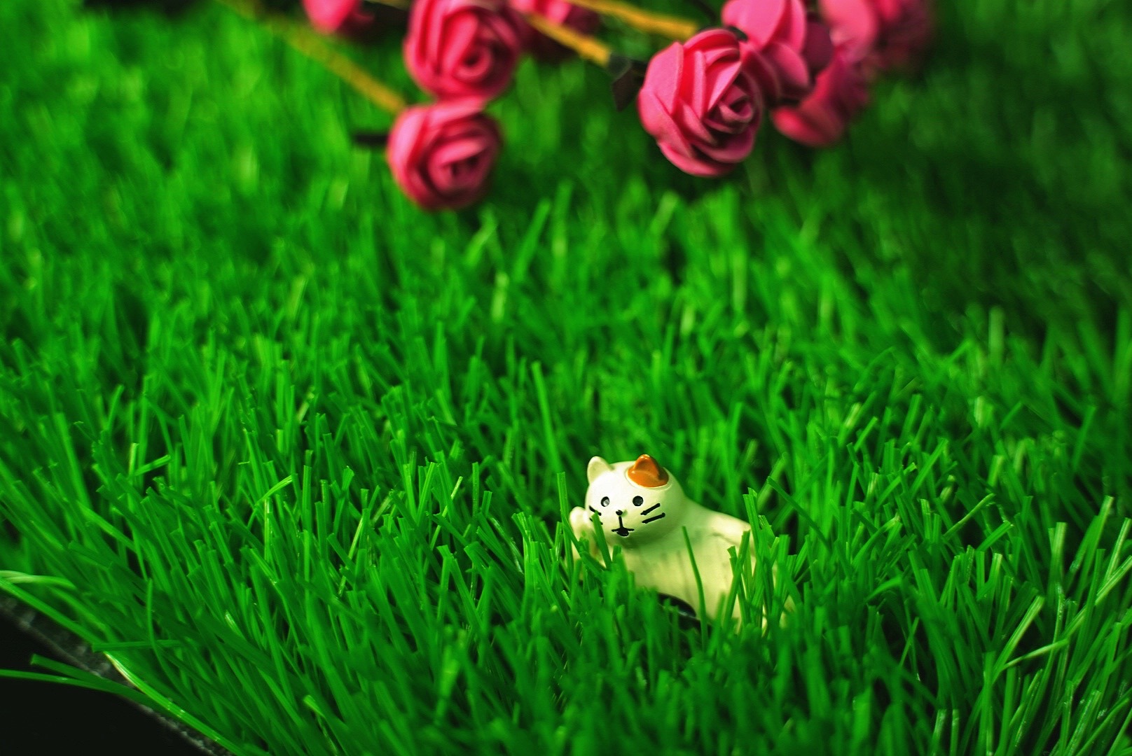 M shape artificial grass for football