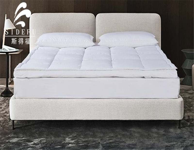 Hotel Goose Down Mattress Topper