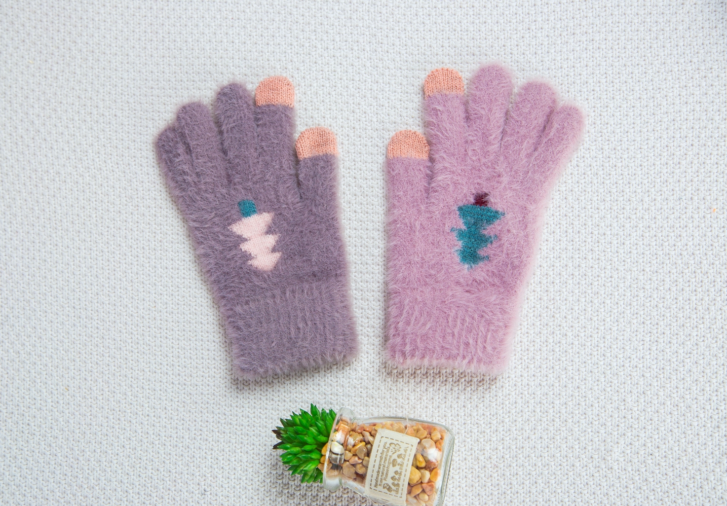 woman sable hair gloves