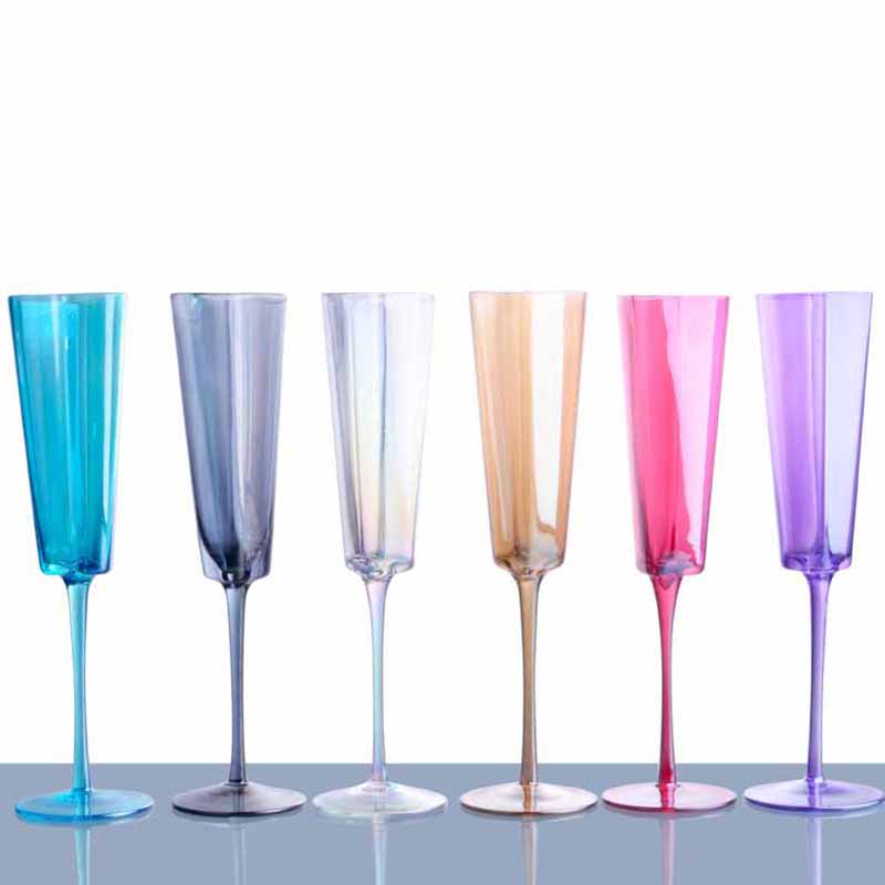 Colored glass champagne glass, ion-plated heart-shaped glass with unique design