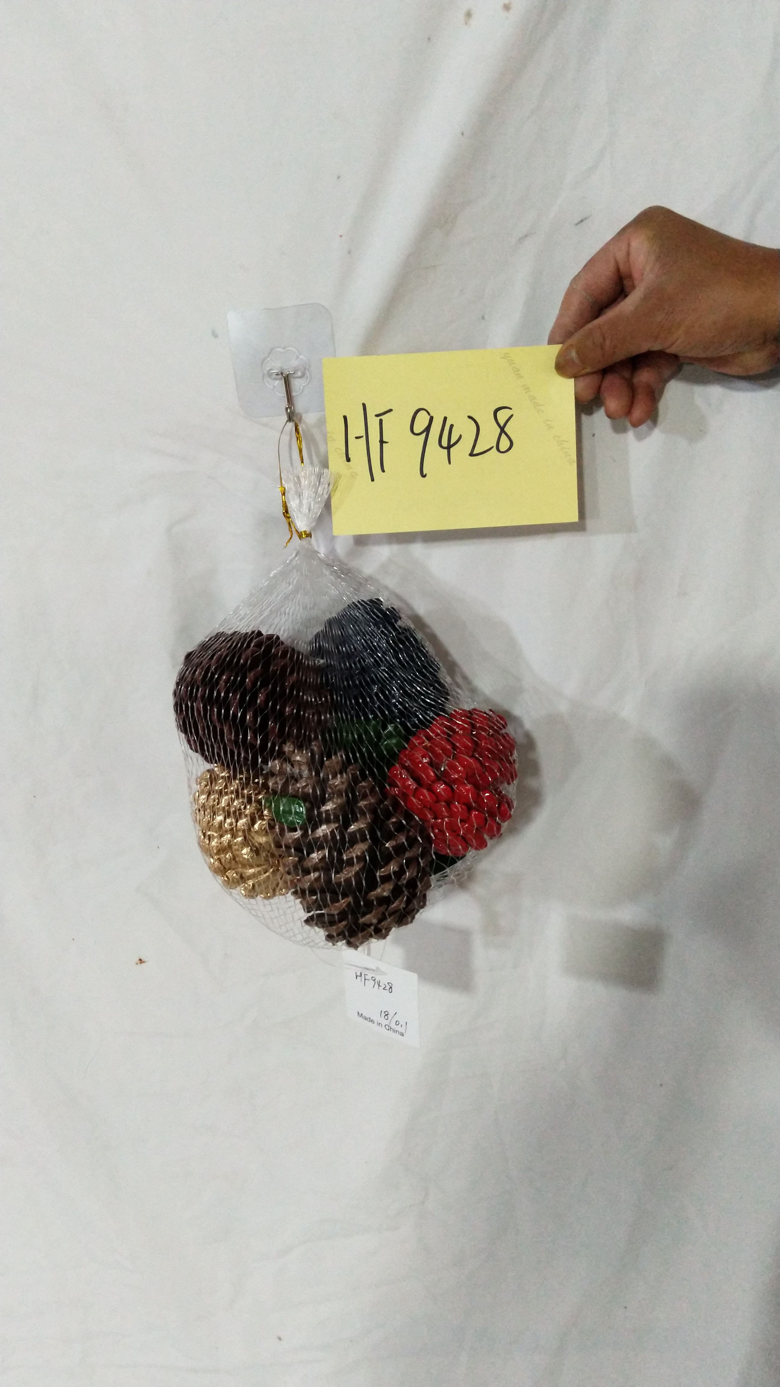 HUANGGANG hanging MIX color net Pinecones Decoration HF9428