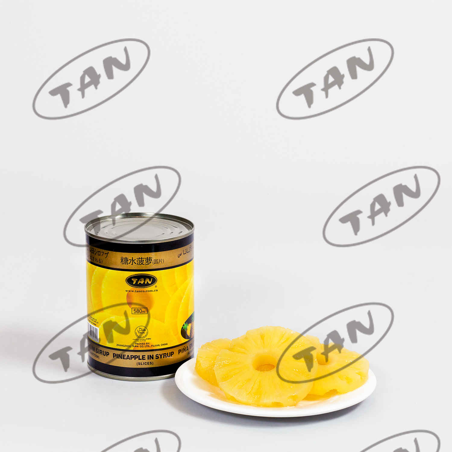 Canned pineapple in syrup