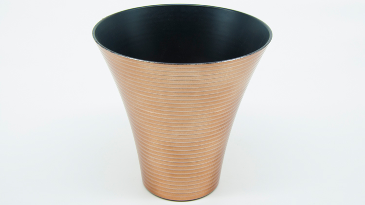Plastic pot
