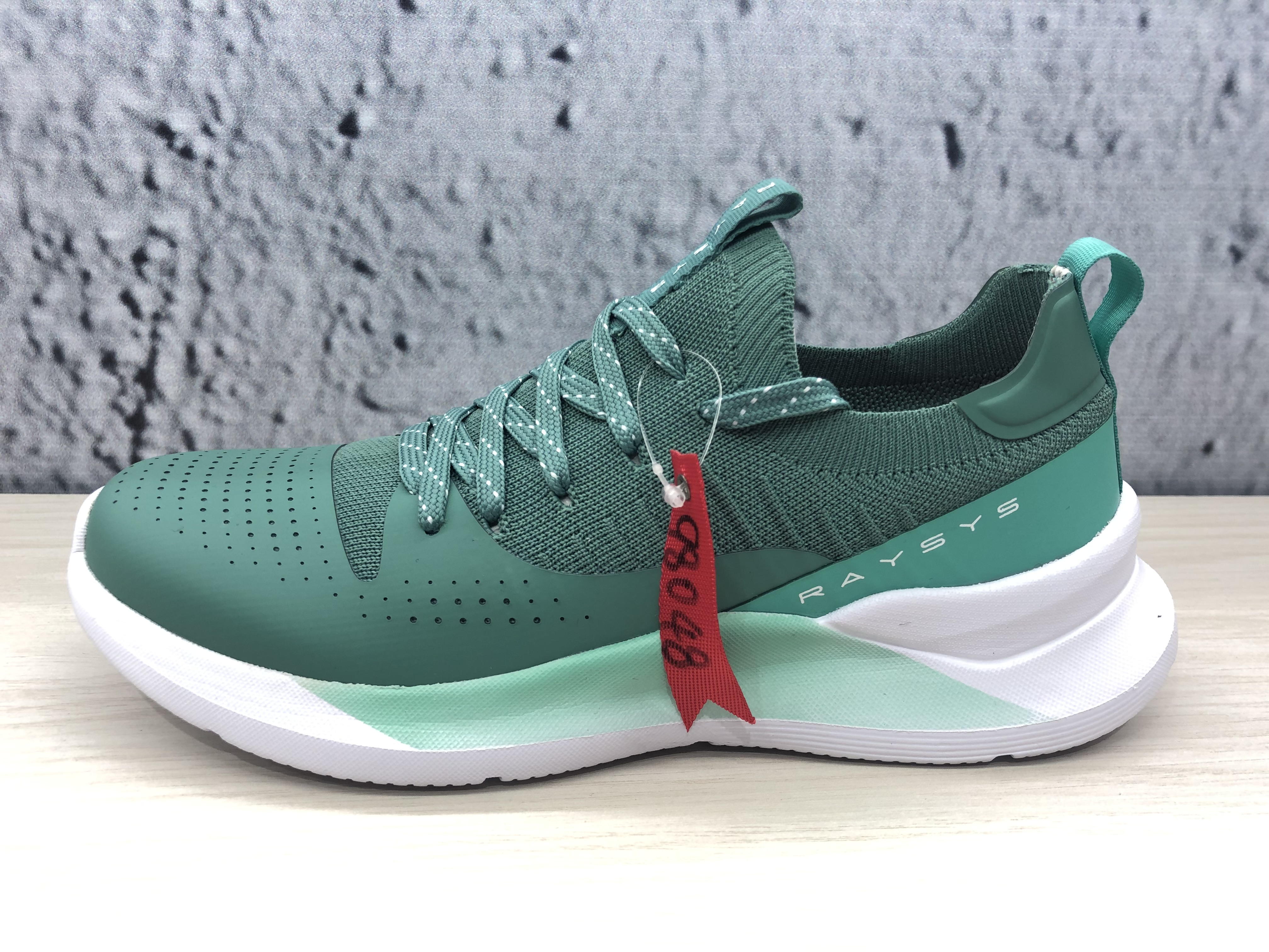 Leisure shoes