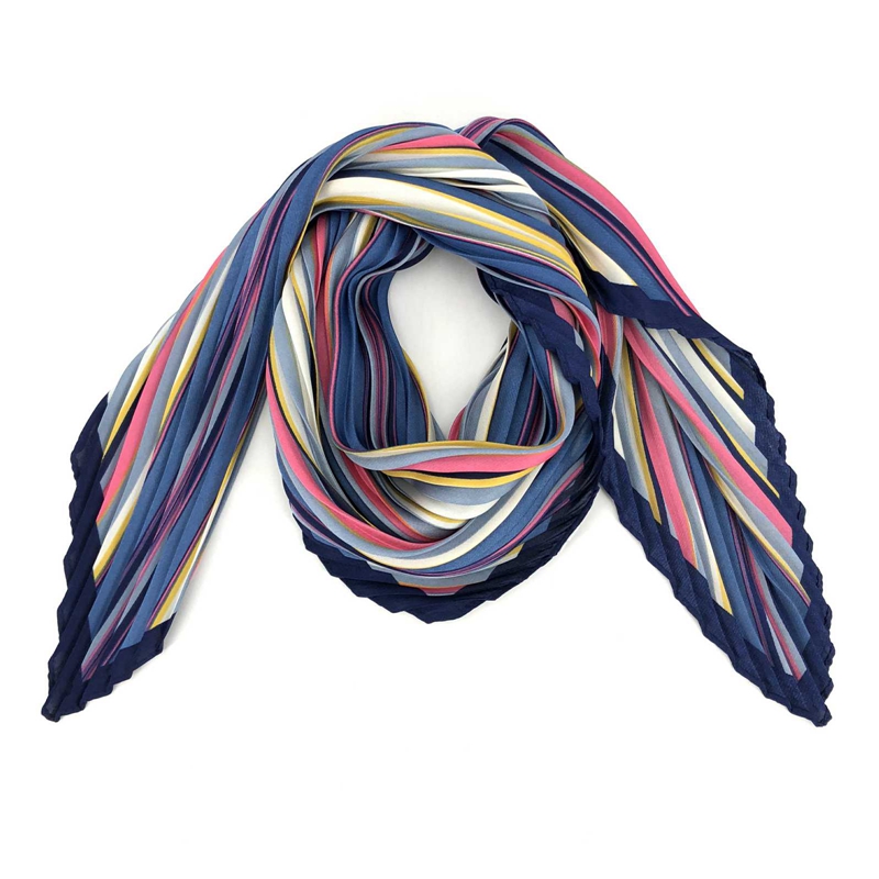 Women's woven scarf