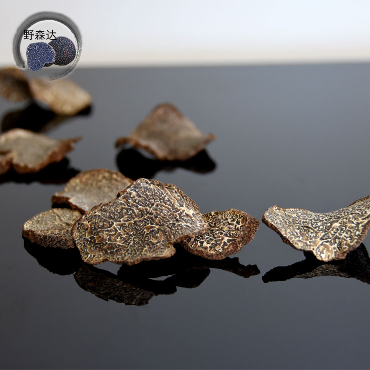 Dried black truffle slices
