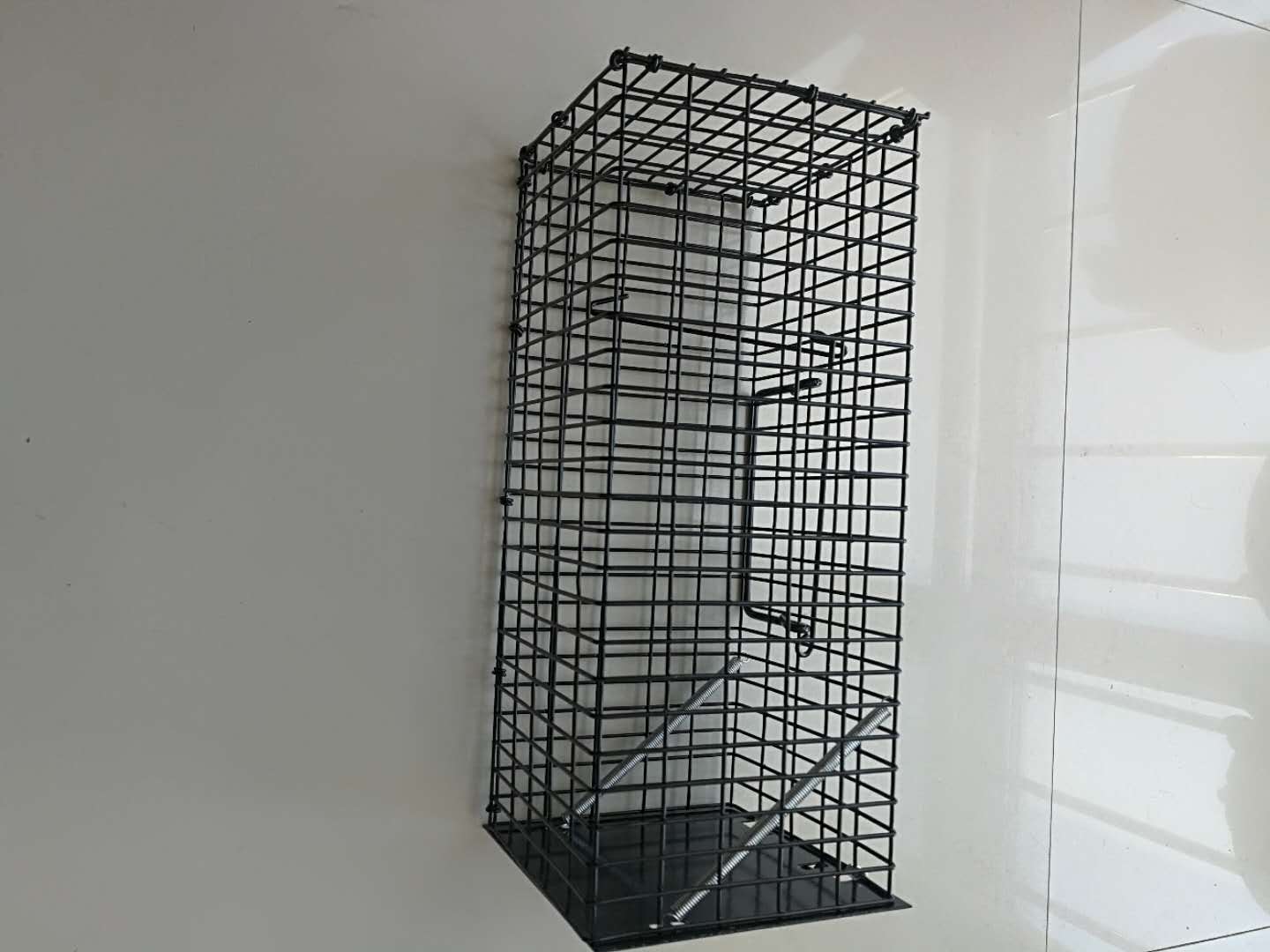 trap cage