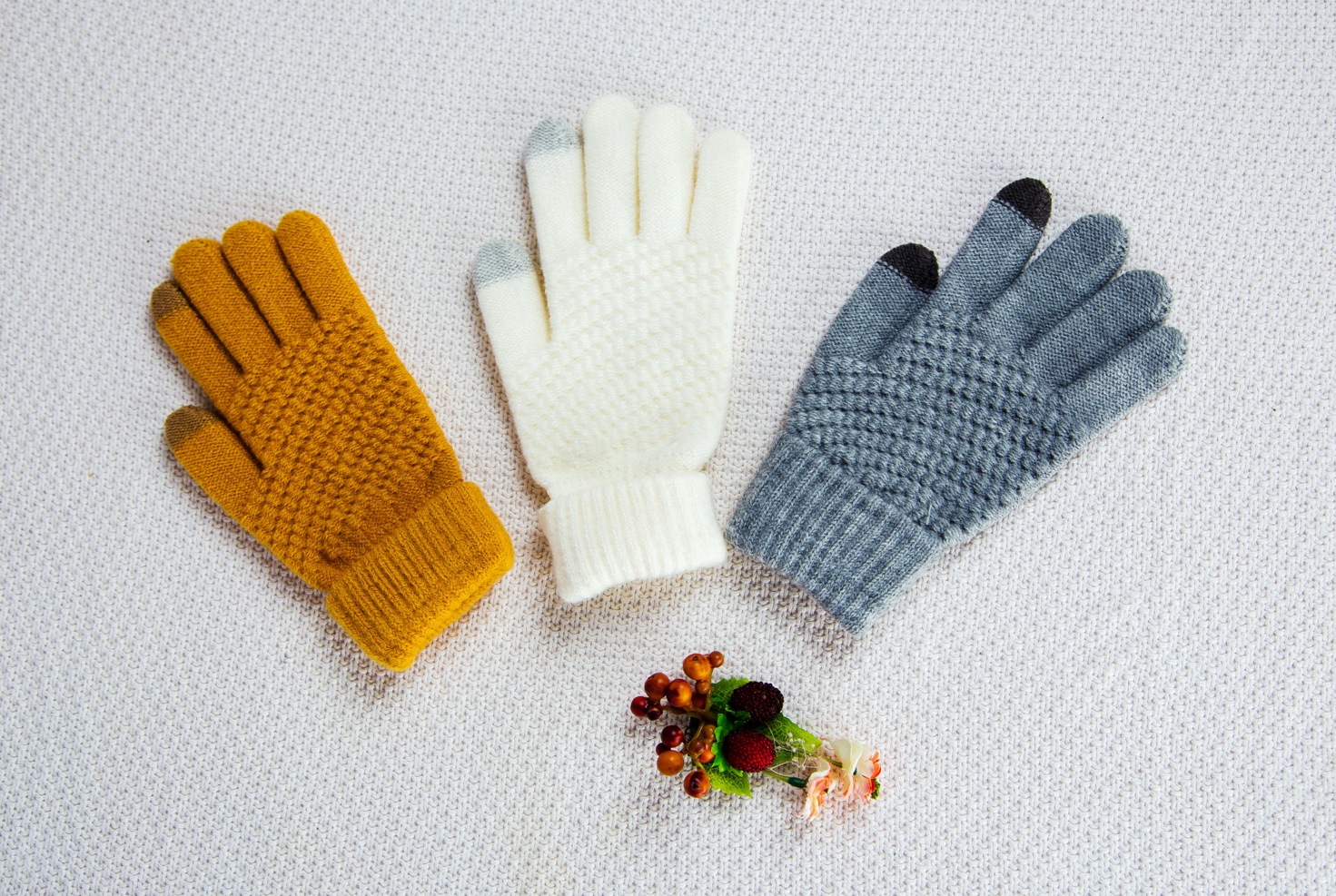 woman acrylic gloves