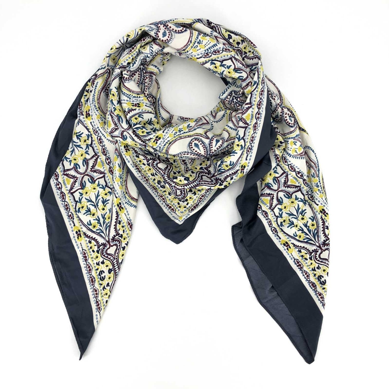 Women's woven scarf