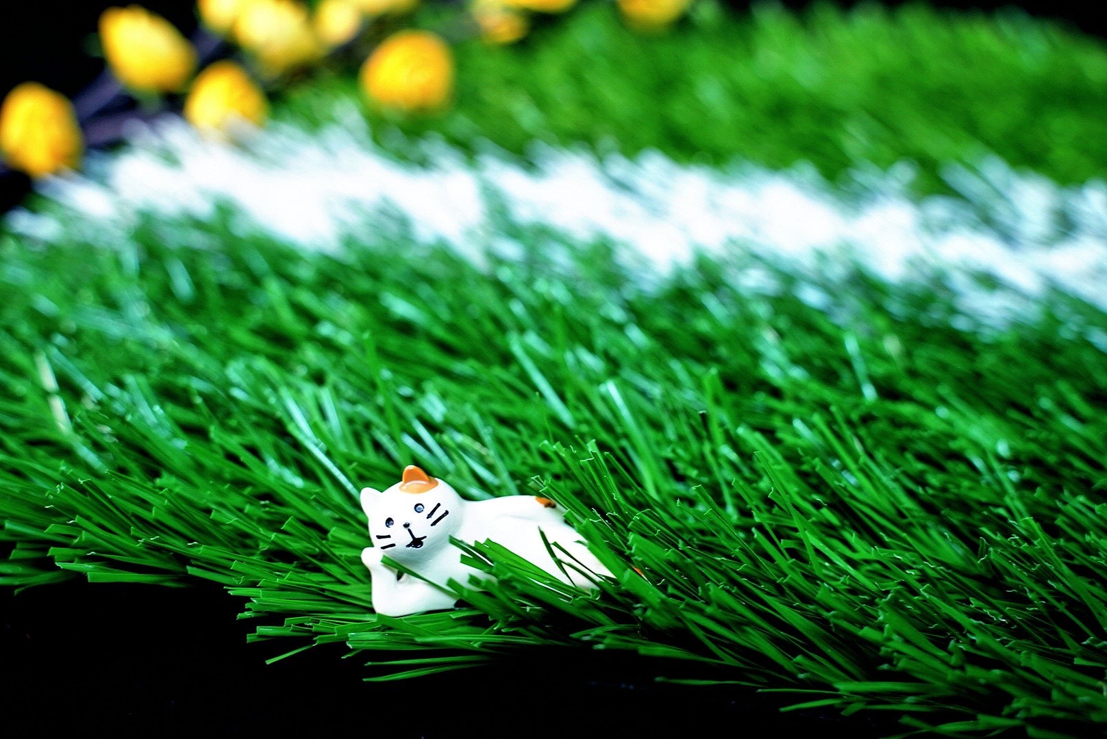 S shape artificial grass for football