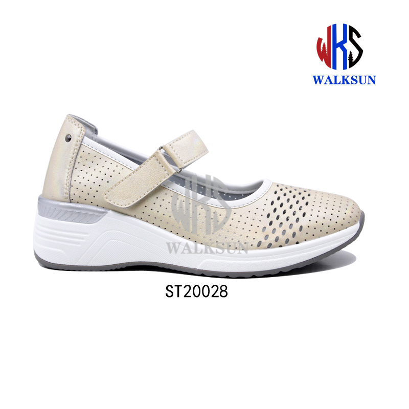 Moccasin shoes