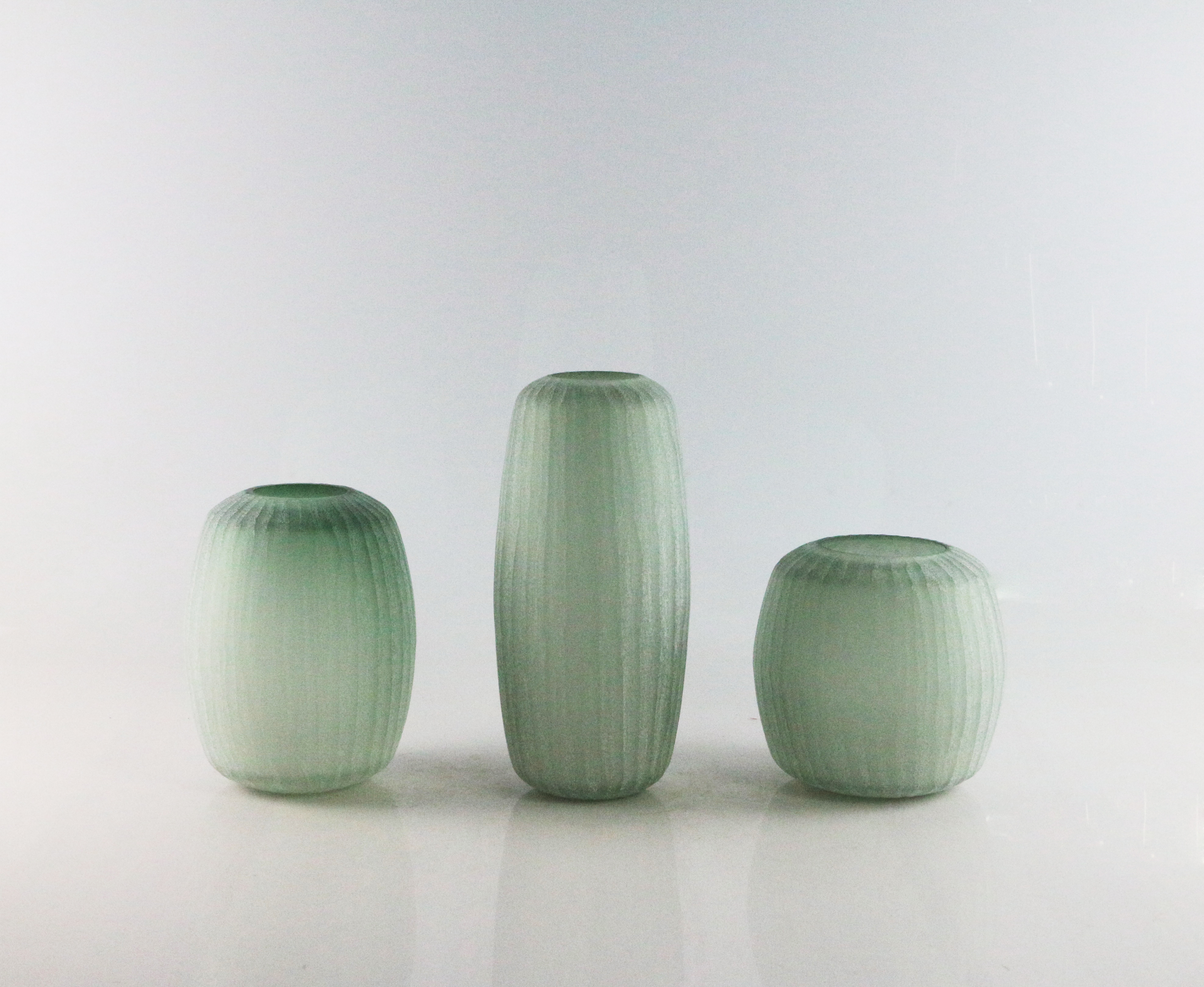 handmade color cutting glass vase