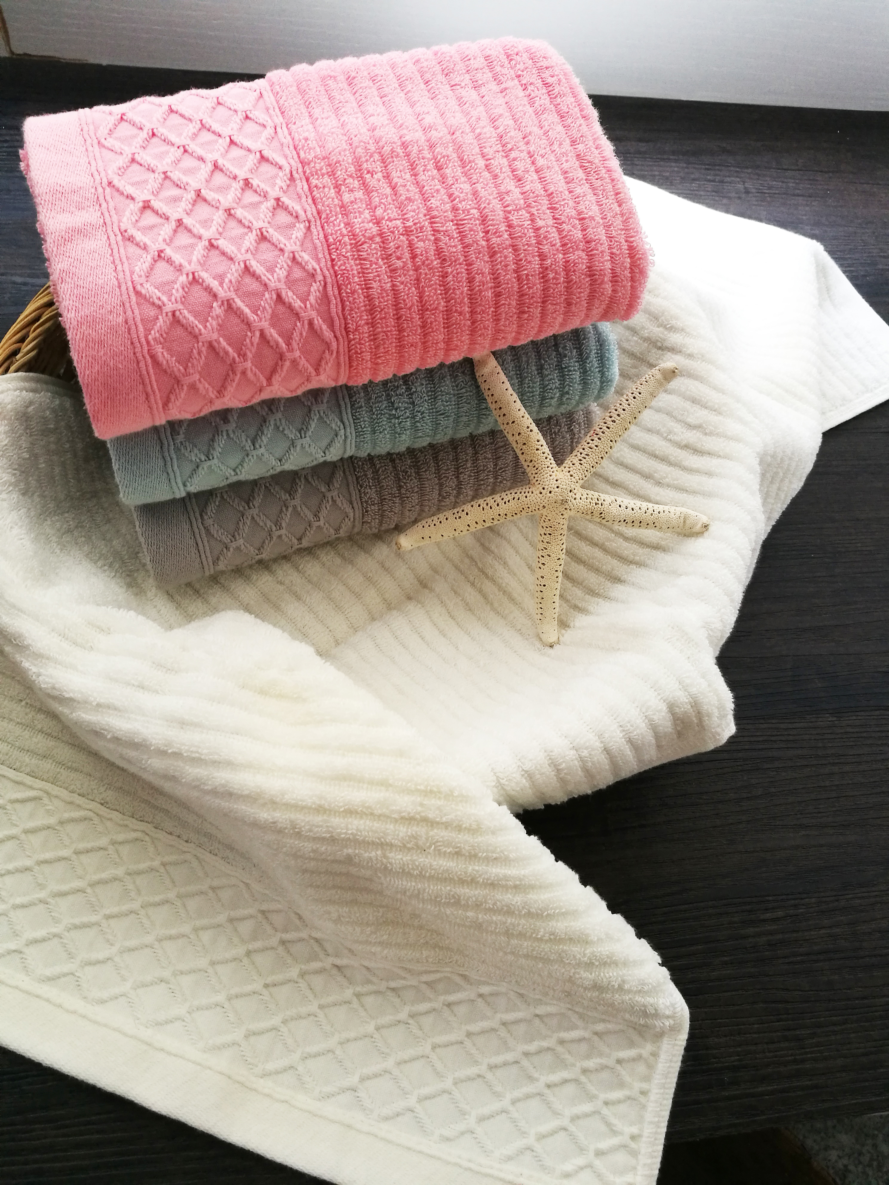 100% cotton solid jacquard towel with border