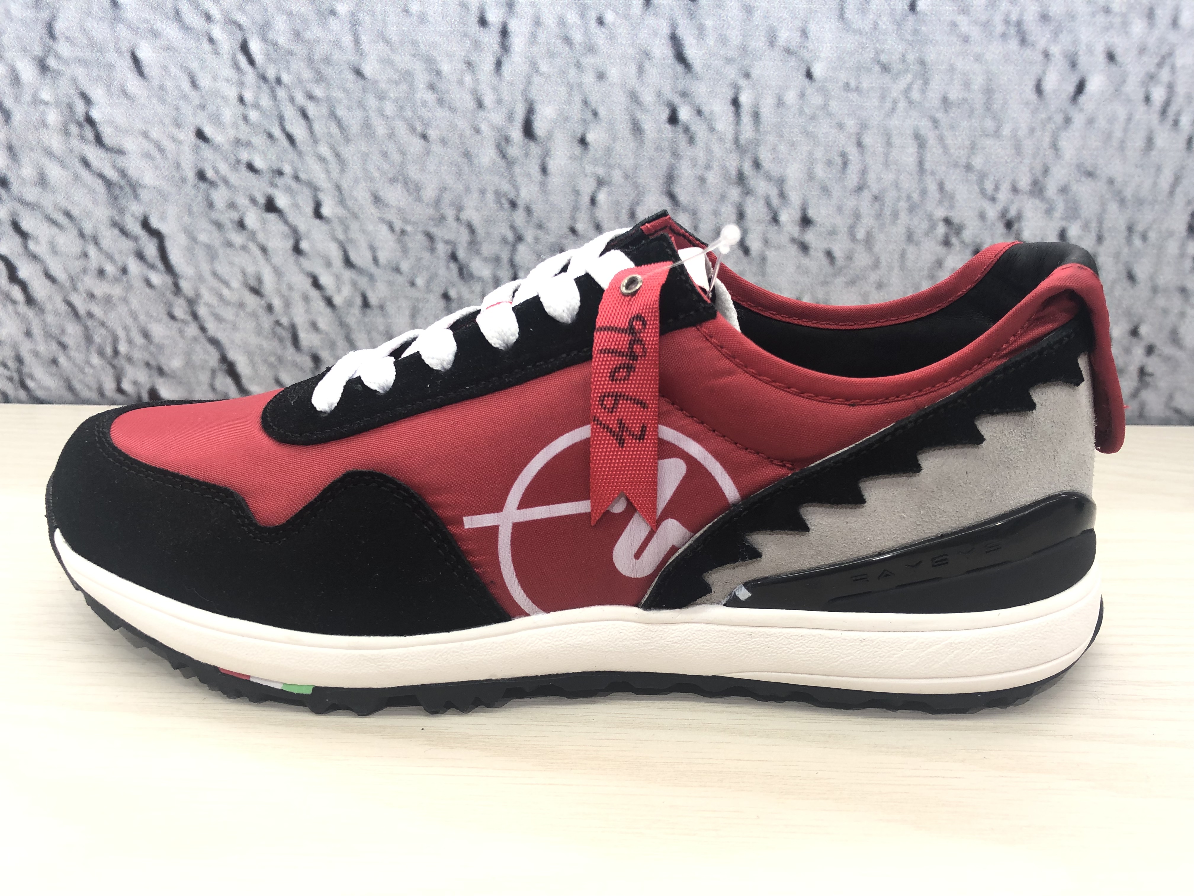 Leisure shoes
