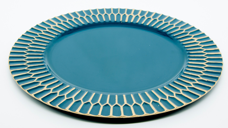 Plastic plate