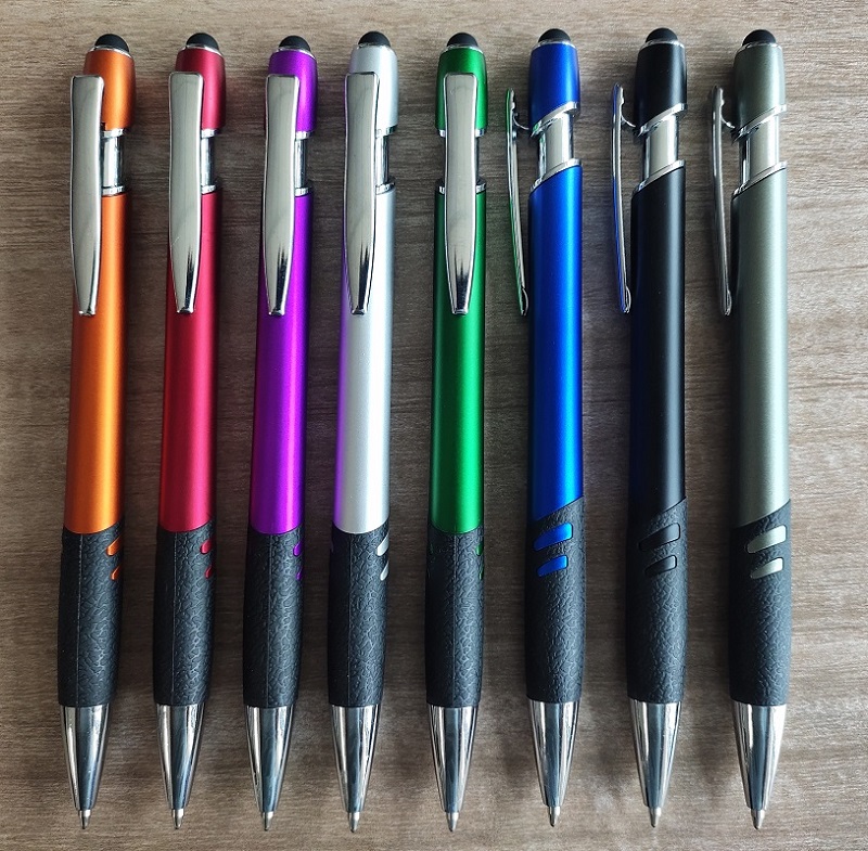 Plastic pen
