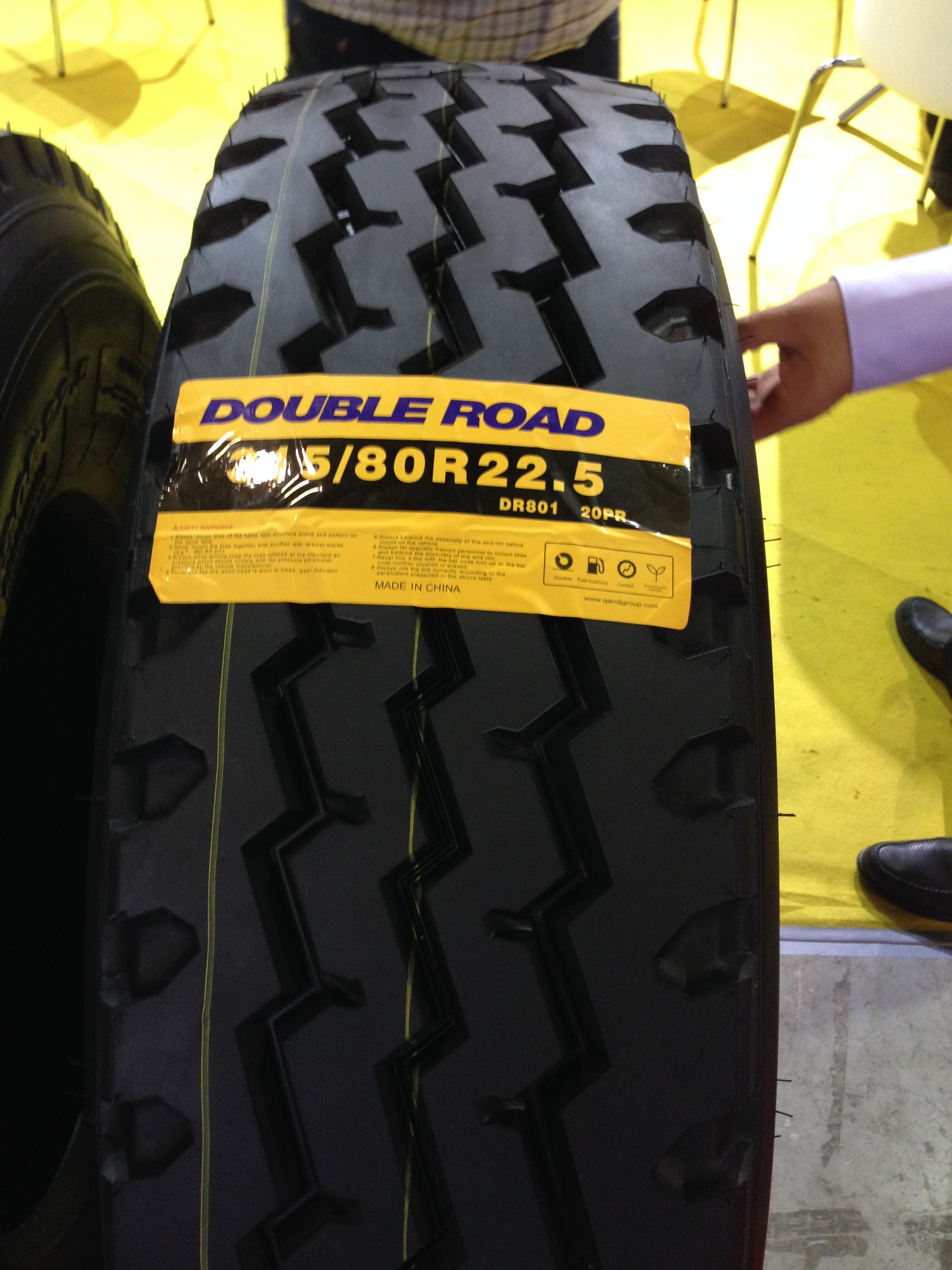 Wholesale Chinese factory TRUCK TYRE