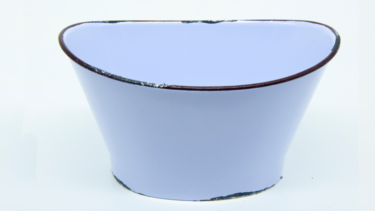 Plastic flower pot