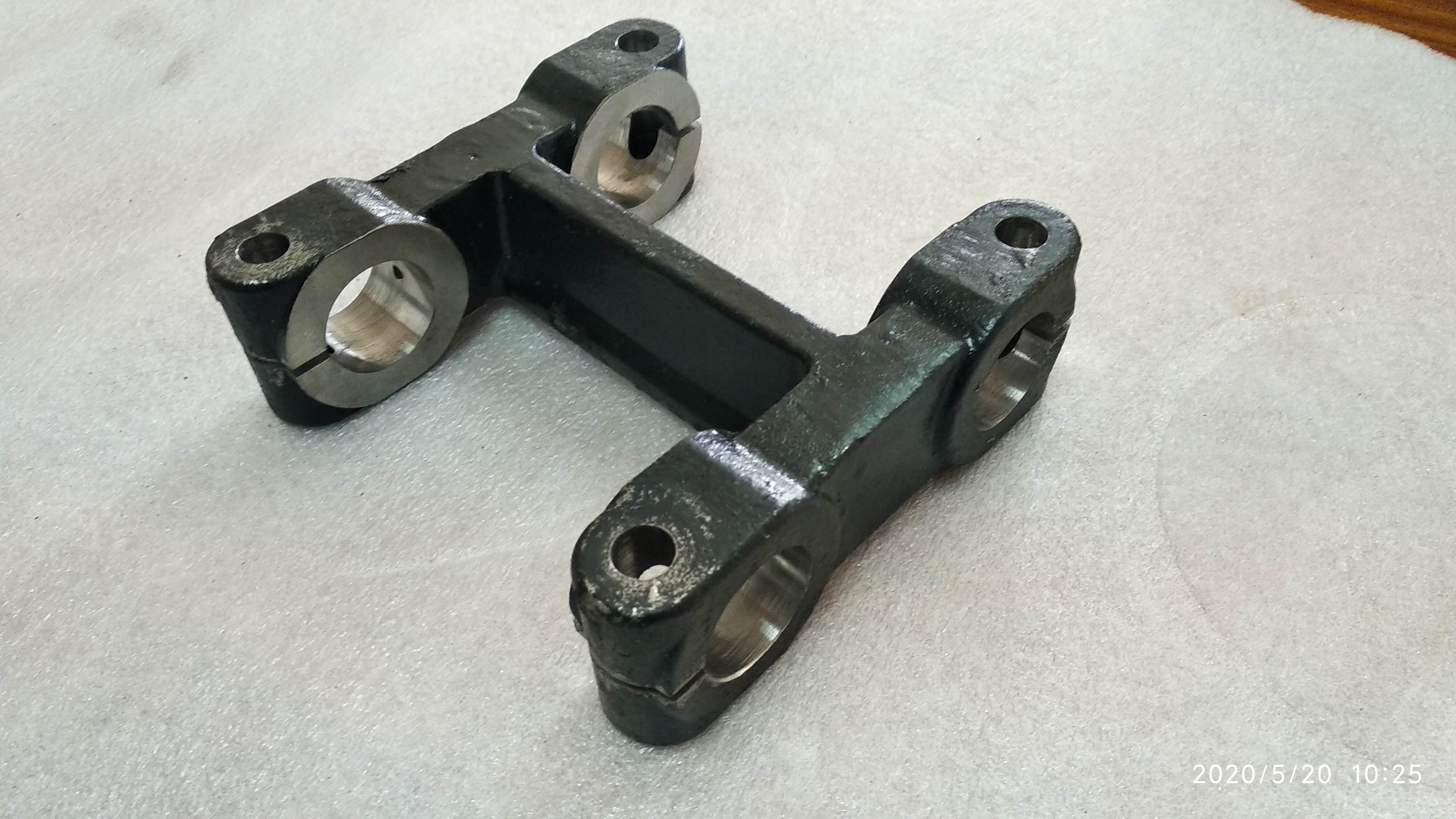 spring and hanger shackle