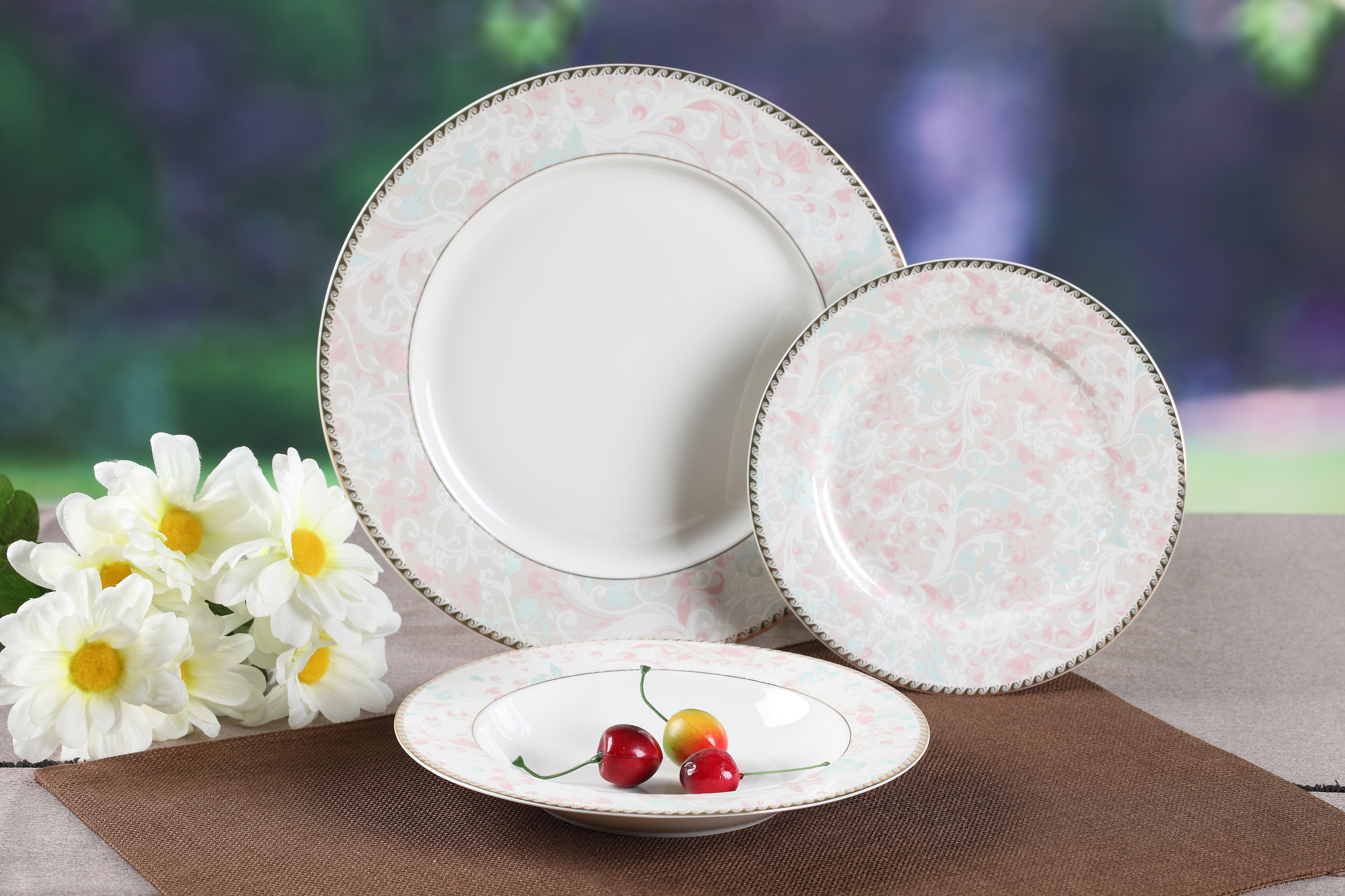 NBCU, BSCI, SMETA, DISNEY, 8 PCS Dinner Set