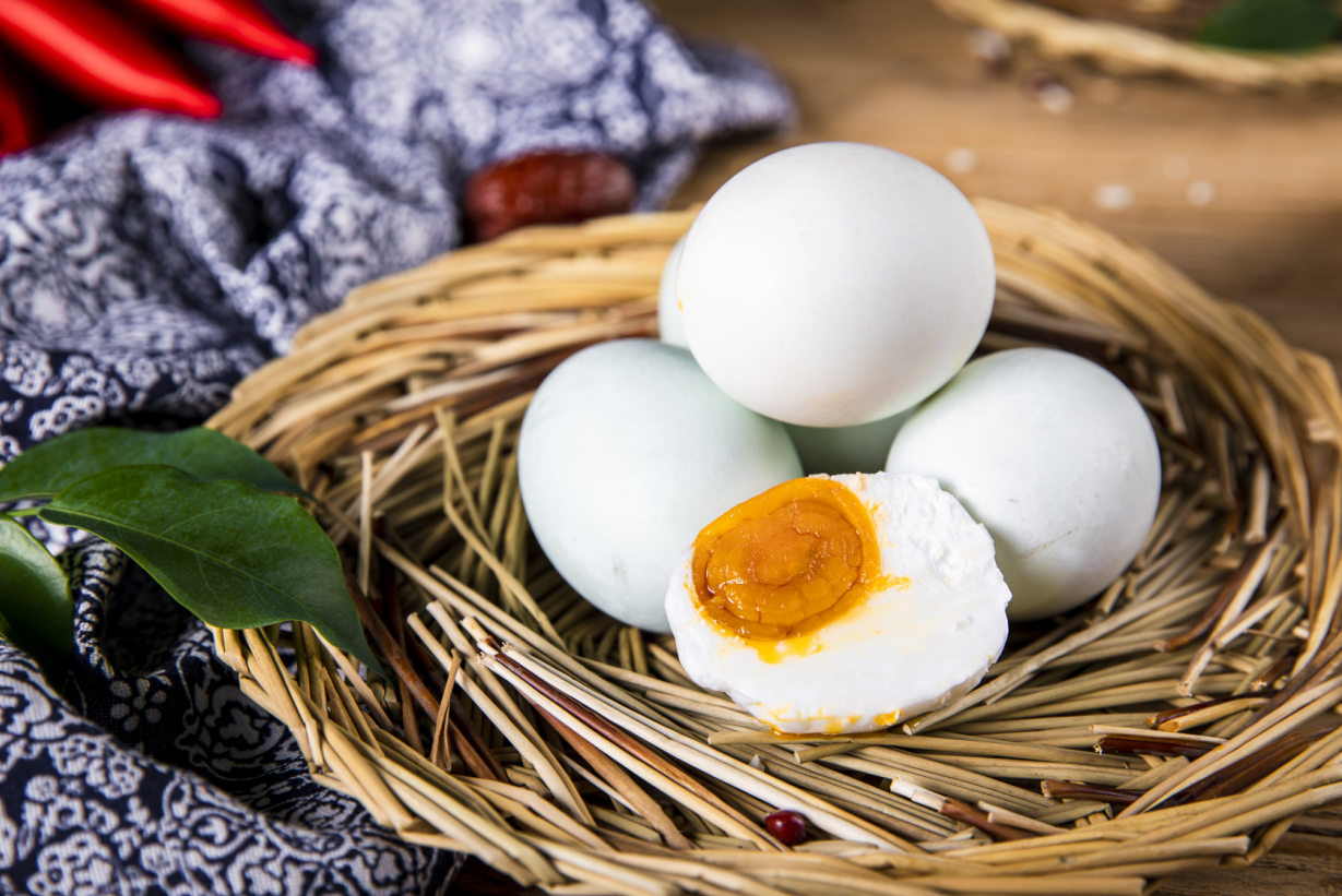 Gold Plum Brand Pouch Pack Canned Salted And Cooked Duck Eggs