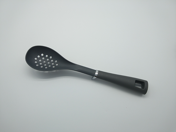 Leaky Spoon