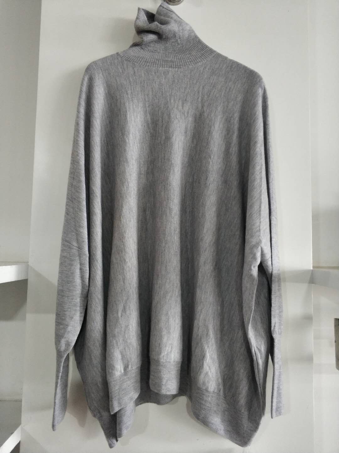 Worsted cashmere sweater for women