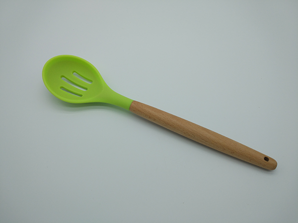 Leaky Spoon
