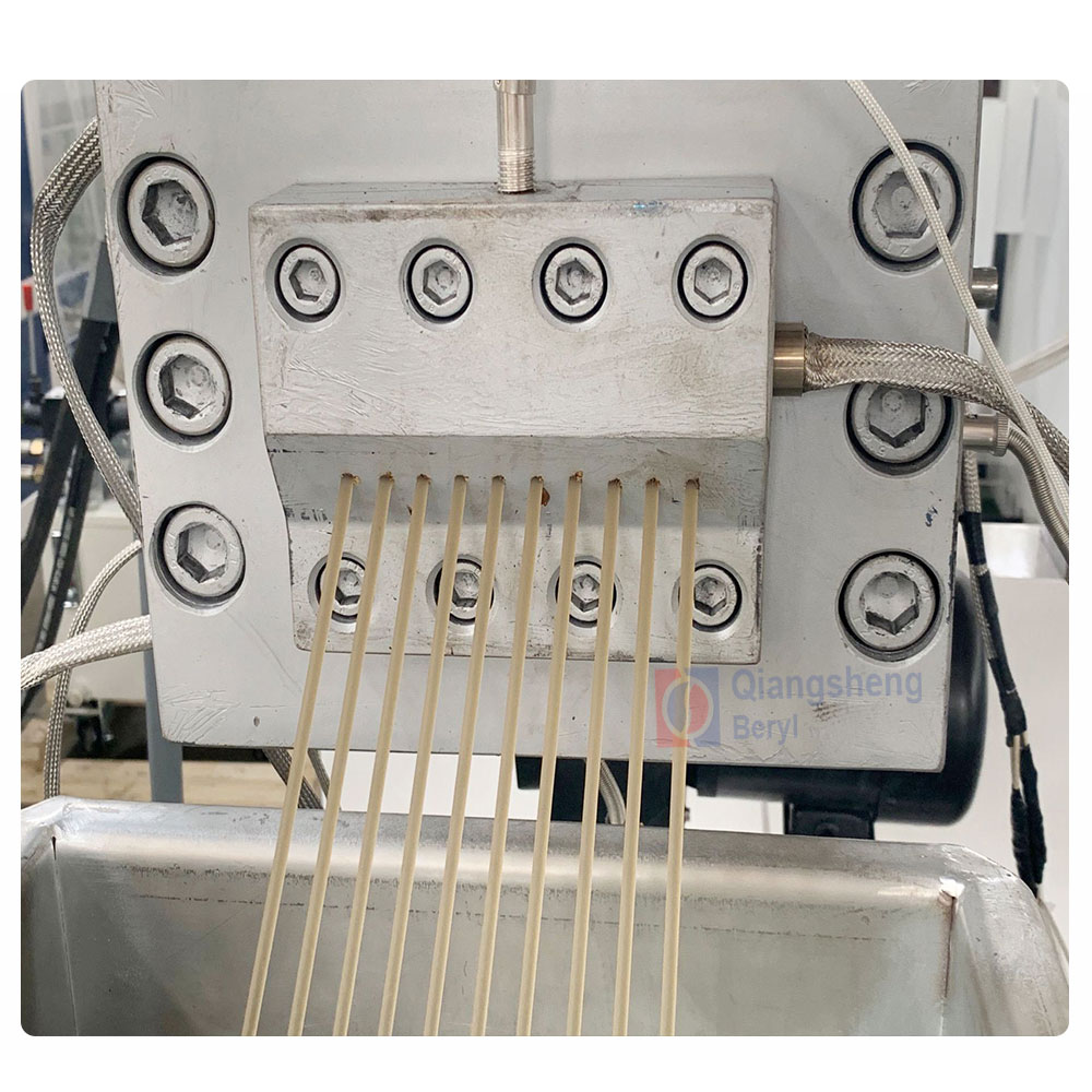Plastic recycling pellet making machine