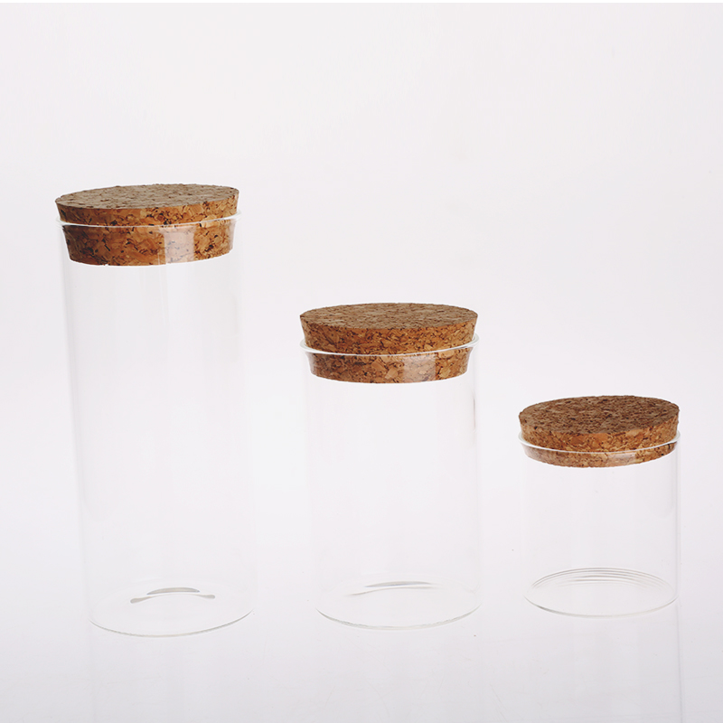 Heat-resistant glass canister with cork