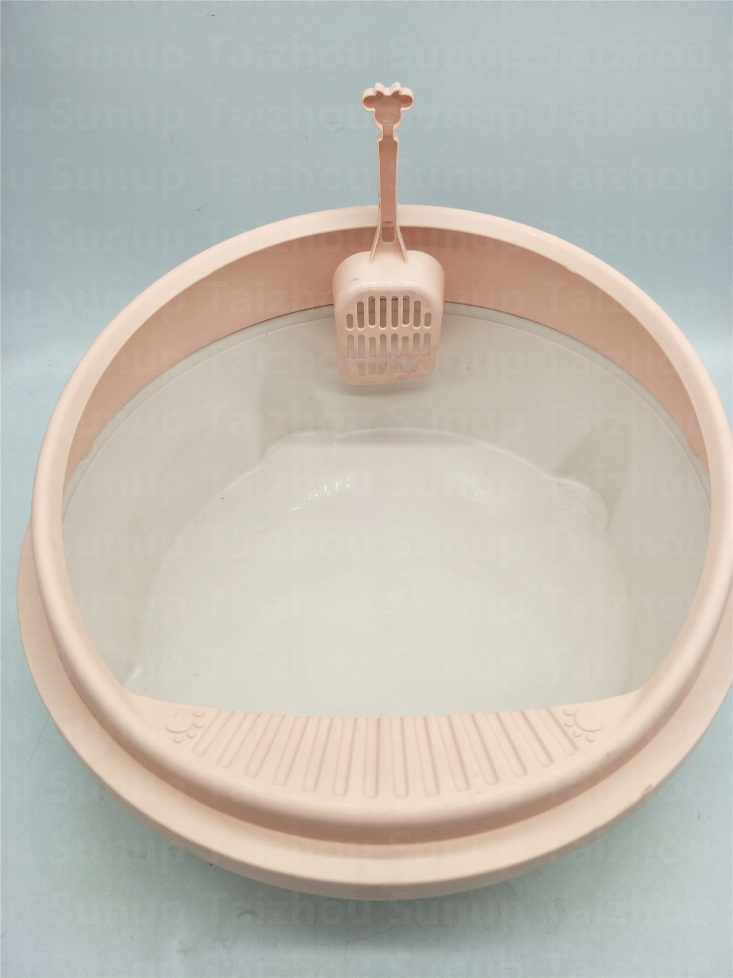 A large litter box sunup