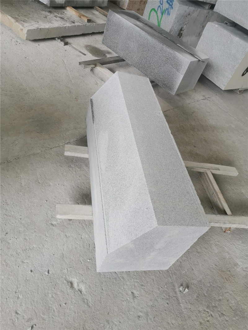Light Grey G603 Kerbstone