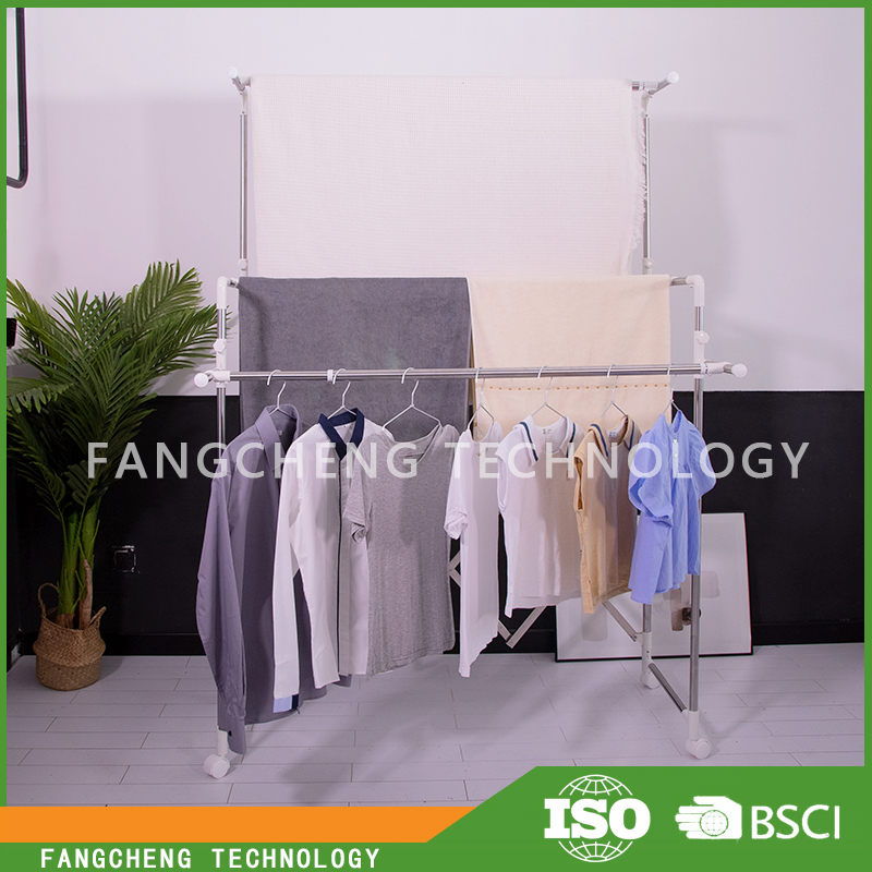 Metal clothes hanger