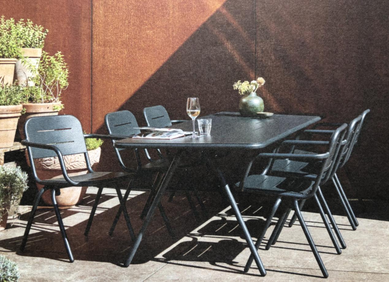 Alu.Lounge Chair with Dinning Table