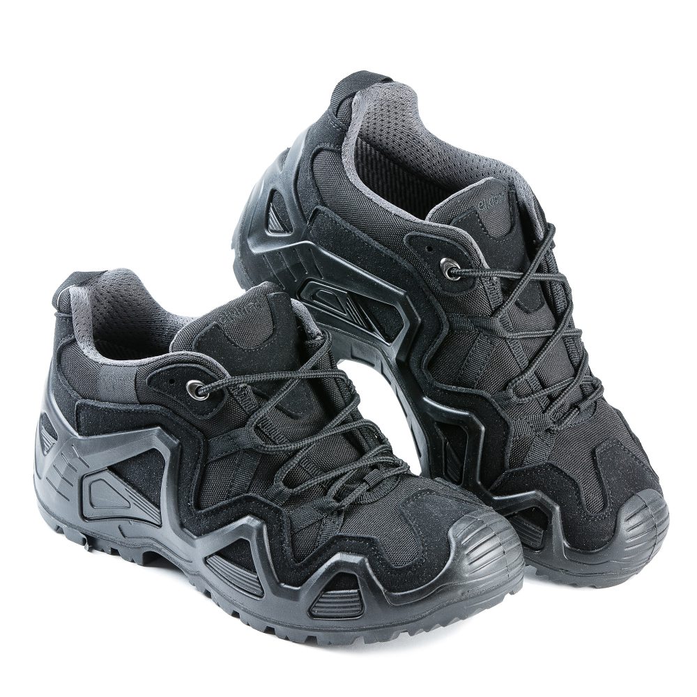 Black Men‘s low cut waterproof tactical boot/ outdoor shoe /hiking shoe