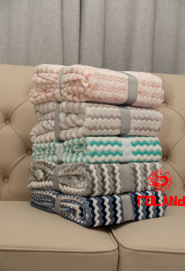 Printed Flannel With Jacquard Blanket/Throw