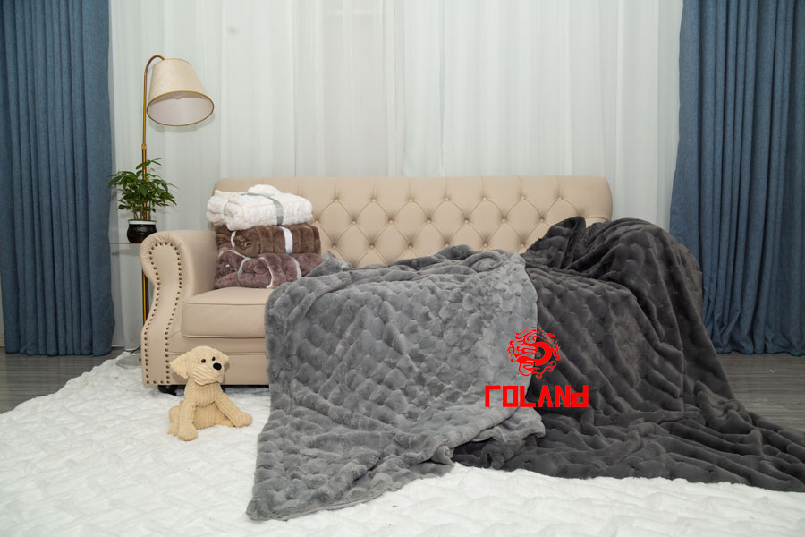 Rabbit Fur With Cutting+mink Back Side, 2 Layer Blanket/Throw