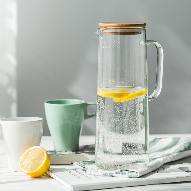 Glass carafe