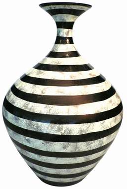 Lacquer ceramic vase