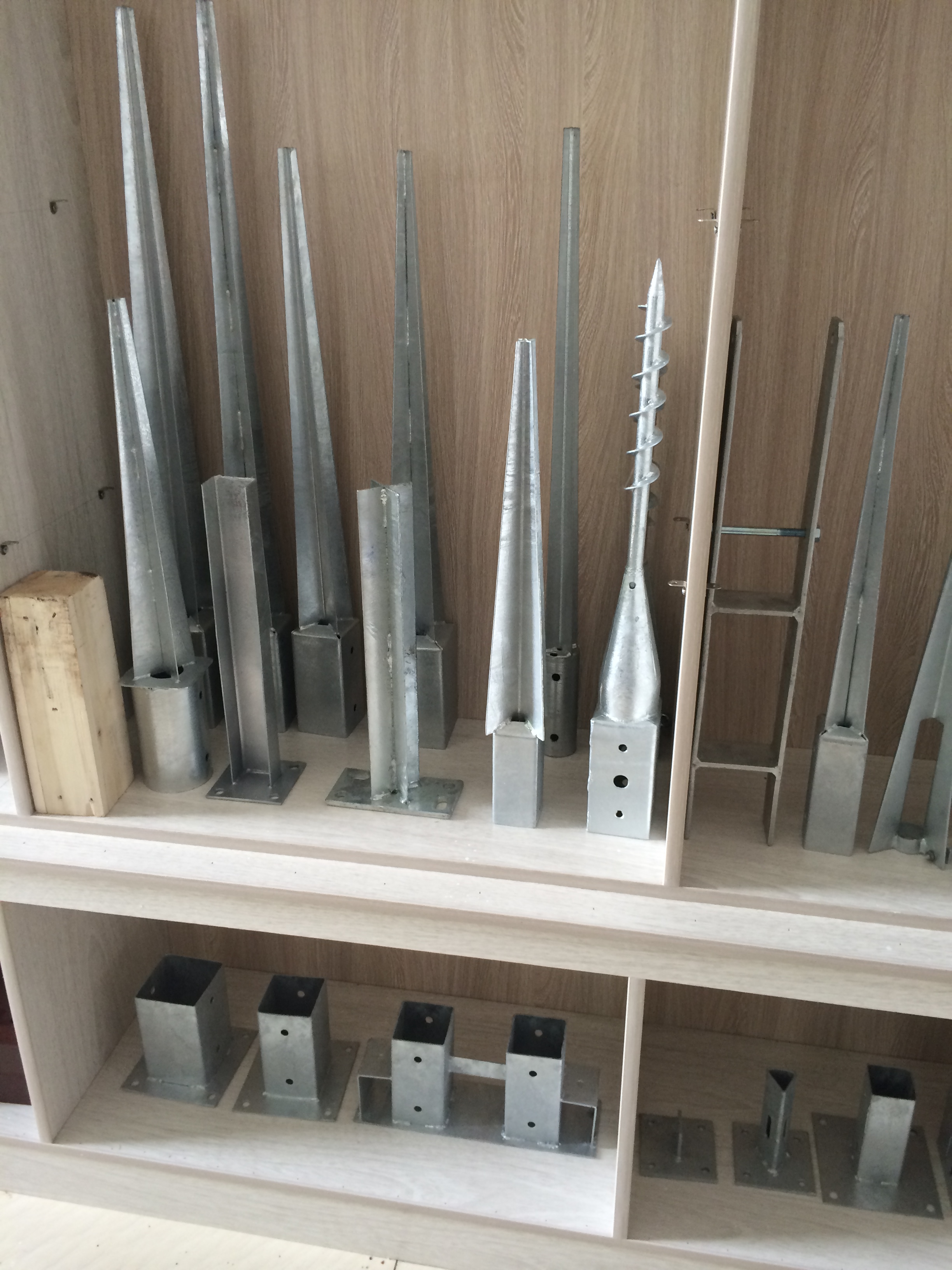 Pole Anchor, anchor spike