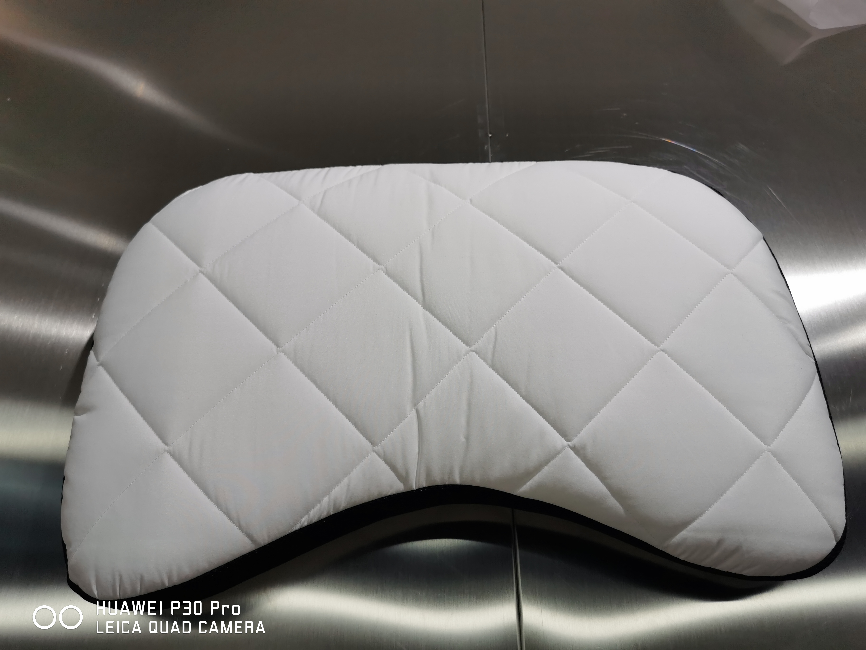 Quilting memory foam pillow