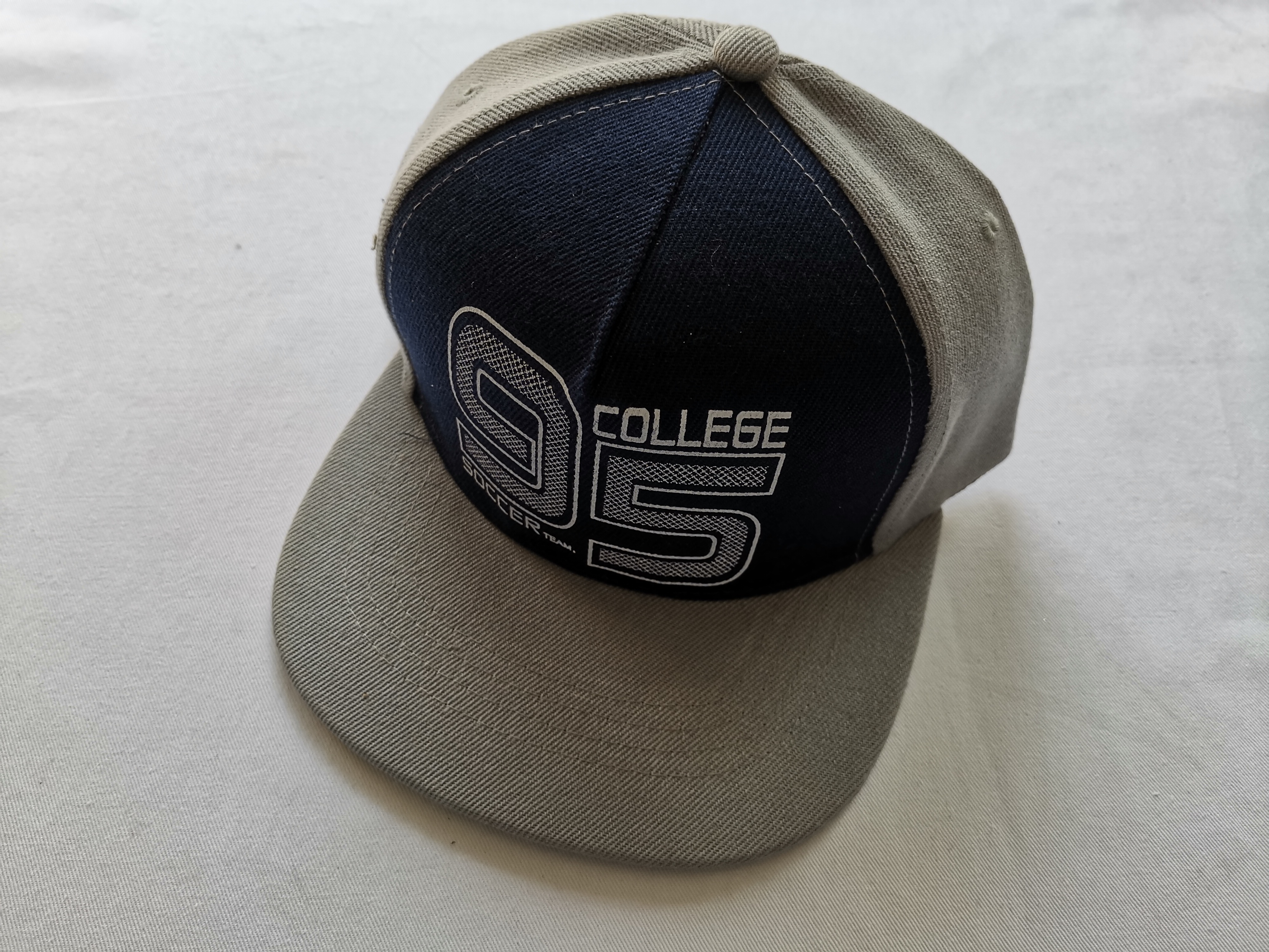 Snapback cap
